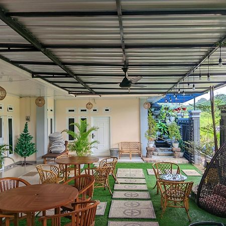 La Geiro Villa Labuan Bajo Exterior photo